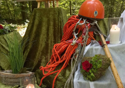 Dekoration bei einer freien Trauerfeier durch Manuele Keim im Friedwald
